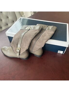 NIB STONE COLOR Karen Scott Deliee 2 Riding Boot